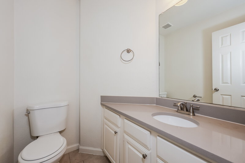2,260/Mo, 657 Edgewood Dr Lancaster, TX 75146 Bathroom View 2