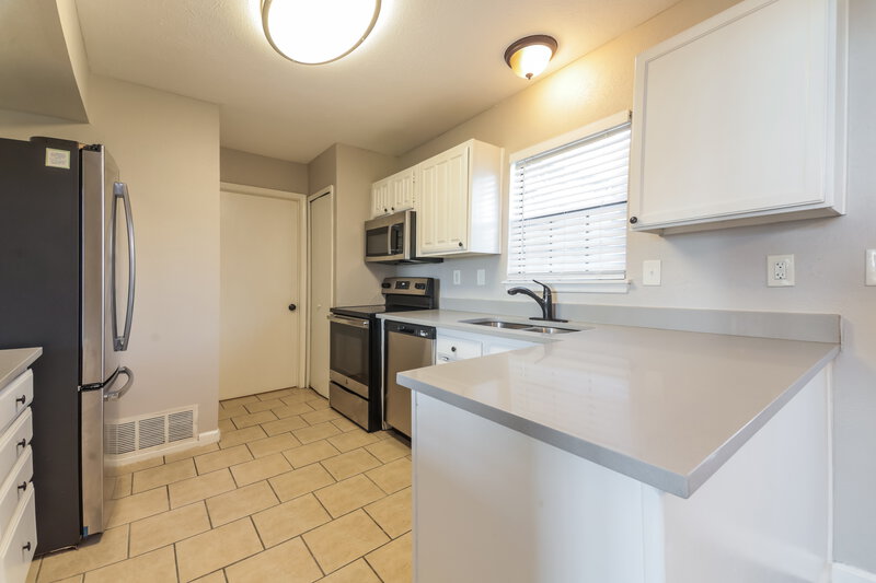 2,210/Mo, 1105 Greenbriar Ln Lancaster, TX 75146 Misc View 5