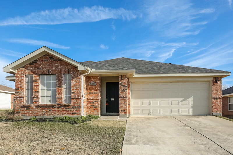 2,130/Mo, 828 Beaver Creek Dr Burleson, TX 76028 External View