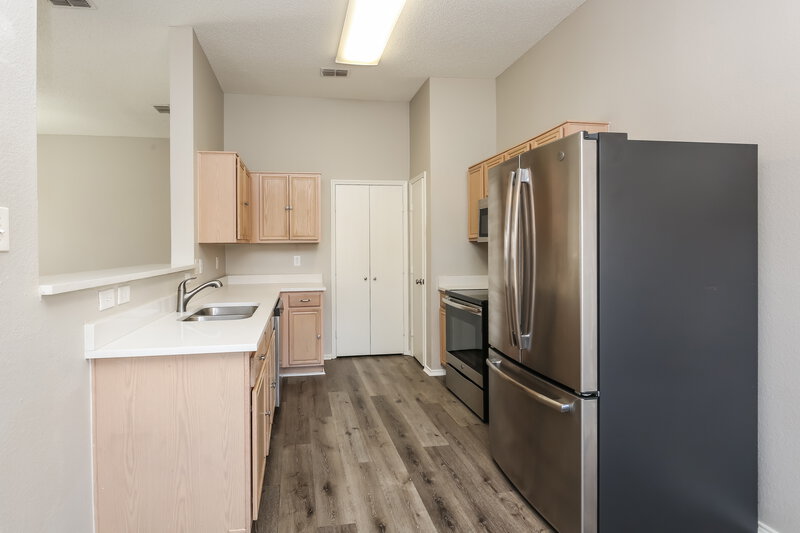 2,130/Mo, 828 Beaver Creek Dr Burleson, TX 76028 Kitchen View