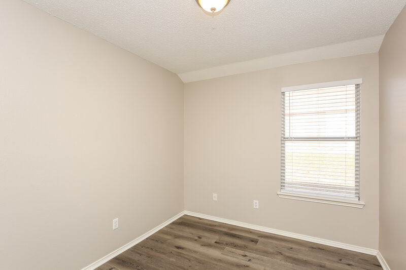 2,130/Mo, 828 Beaver Creek Dr Burleson, TX 76028 Bedroom View 3