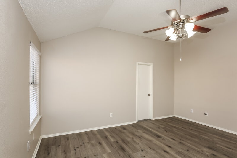 2,130/Mo, 828 Beaver Creek Dr Burleson, TX 76028 Bedroom View 5