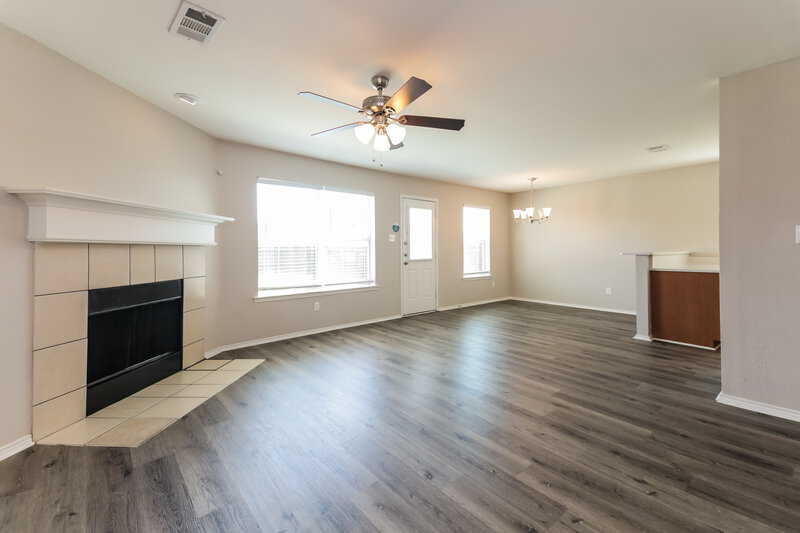 2,370/Mo, 1107 Caroline Dr Princeton, TX 75407 Living Room View