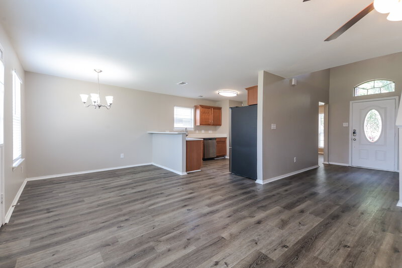 2,160/Mo, 1107 Caroline Dr Princeton, TX 75407 Living Room View 2