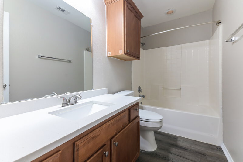2,160/Mo, 1107 Caroline Dr Princeton, TX 75407 Bathroom View