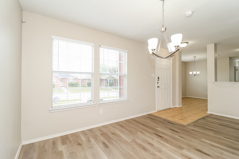 2,240/Mo, 2246 Midbury Dr Lancaster, TX 75134 Dining Room View 2