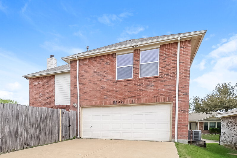 2,240/Mo, 2246 Midbury Dr Lancaster, TX 75134 Rear View