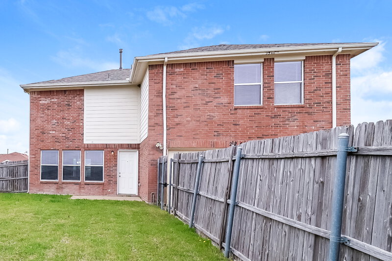 2,240/Mo, 2246 Midbury Dr Lancaster, TX 75134 Rear View 2