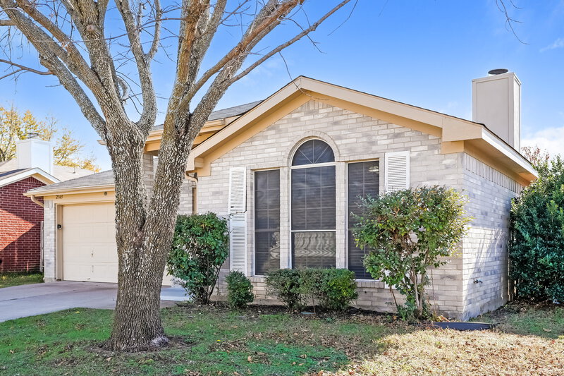 1,680/Mo, 2363 Kelton Street Fort Worth, TX 76133 Front View