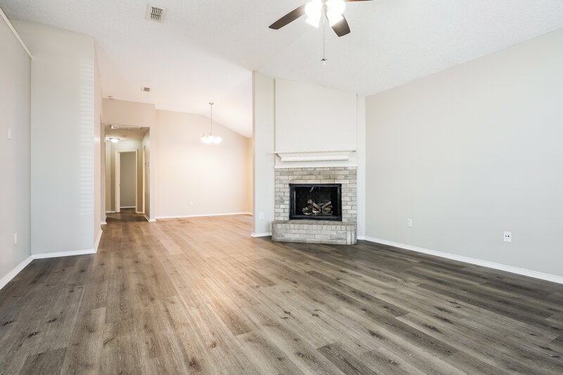1,680/Mo, 2363 Kelton Street Fort Worth, TX 76133 Living Room View
