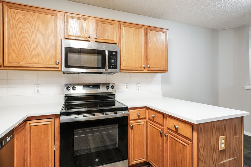 1,680/Mo, 2363 Kelton Street Fort Worth, TX 76133 Kitchen View