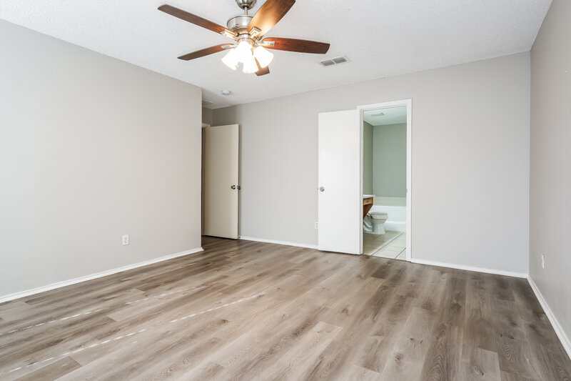 1,680/Mo, 2363 Kelton Street Fort Worth, TX 76133 Main Bedroom View 2
