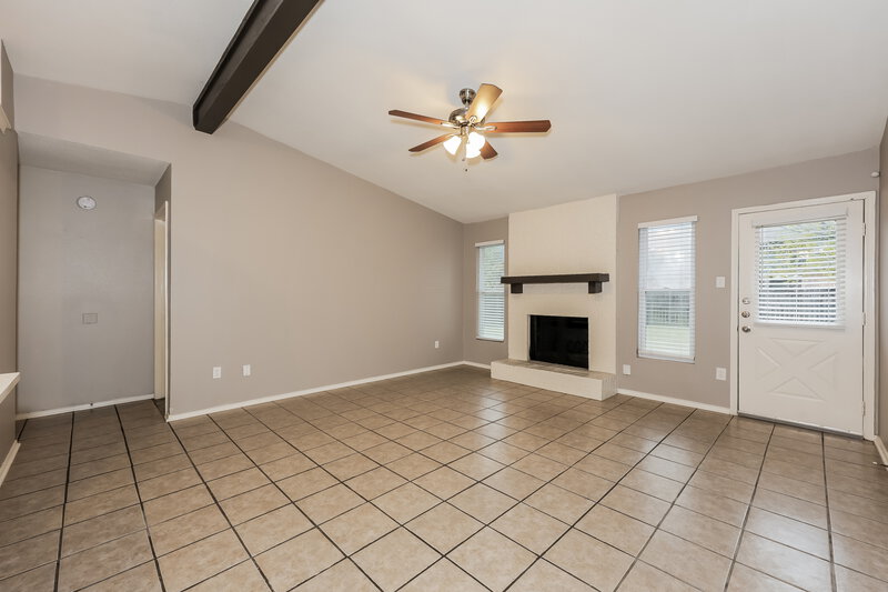 1,685/Mo, 7320 Ridge Rd W Fort Worth, TX 76133 Living Room View