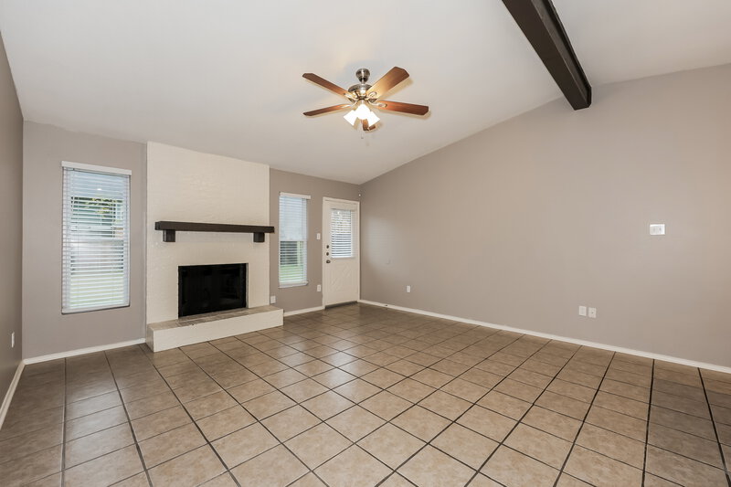 1,685/Mo, 7320 Ridge Rd W Fort Worth, TX 76133 Living Room View 3