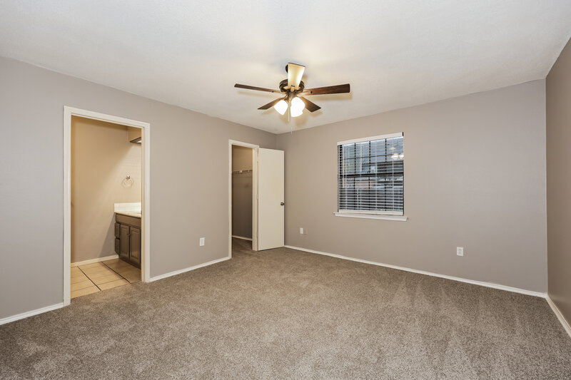 1,685/Mo, 7320 Ridge Rd W Fort Worth, TX 76133 Main Bedroom View 2