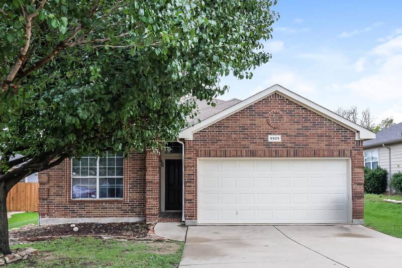 2,090/Mo, 9925 Fressia Ln Fort Worth, TX 76108 External View