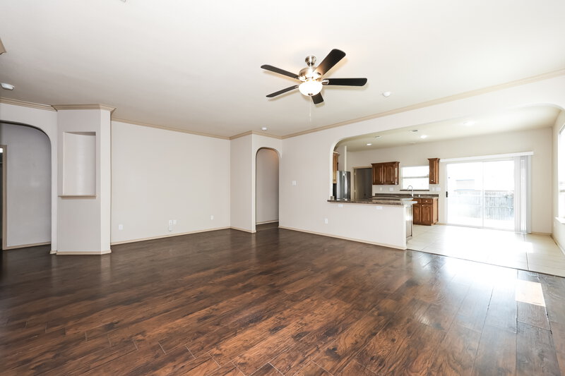 2,090/Mo, 9925 Fressia Ln Fort Worth, TX 76108 Living Room View 2