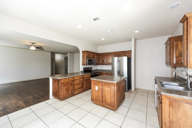 2,090/Mo, 9925 Fressia Ln Fort Worth, TX 76108 Kitchen View