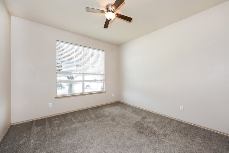 2,090/Mo, 9925 Fressia Ln Fort Worth, TX 76108 Bedroom View 2