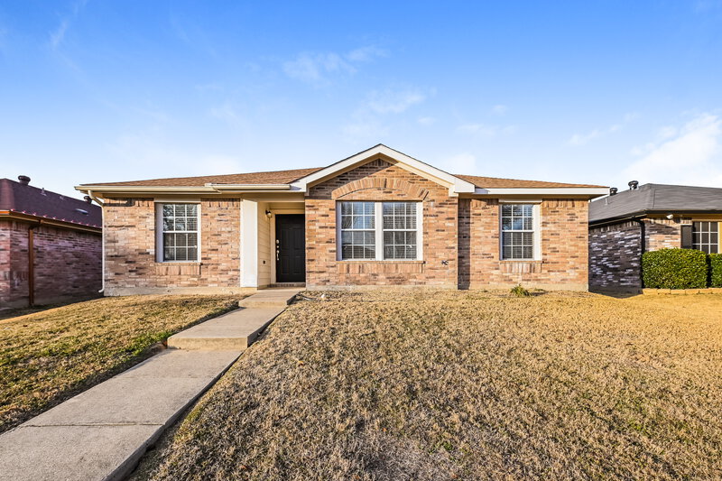 2,150/Mo, 2425 Meadowgate Ln Lancaster, TX 75134 External View