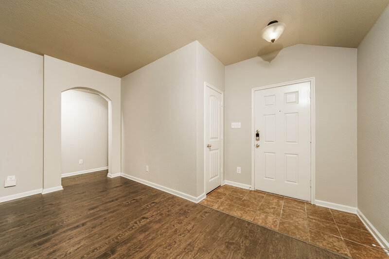 2,130/Mo, 1106 Bellevue Dr Princeton, TX 75407 Living Room View 2