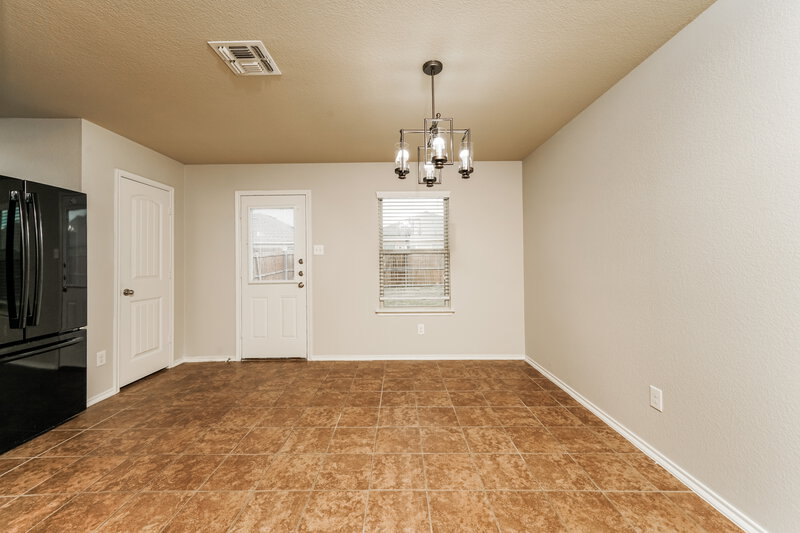 2,130/Mo, 1106 Bellevue Dr Princeton, TX 75407 Dining Room View