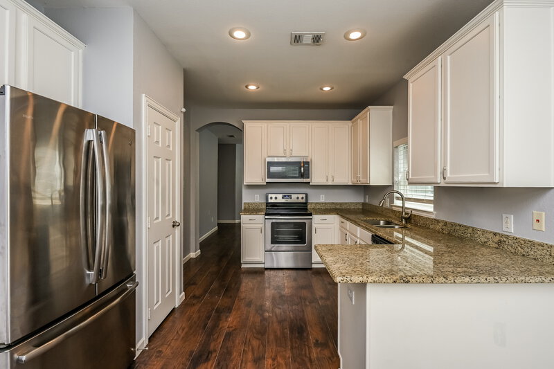1,820/Mo, 9824 Birch Dr Providence Village, TX 76227 Kitchen View