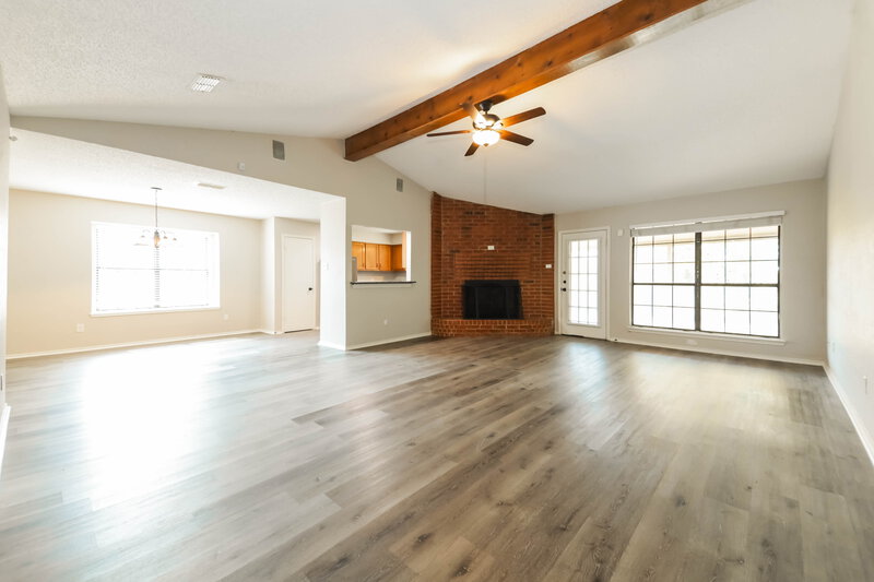 1,800/Mo, 7618 Creek Wood Dr Rowlett, TX 75089 Living Room View