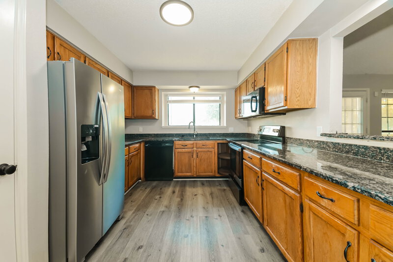 1,800/Mo, 7618 Creek Wood Dr Rowlett, TX 75089 Kitchen View