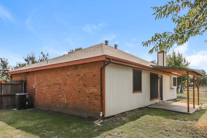 1,800/Mo, 7618 Creek Wood Dr Rowlett, TX 75089 Rear View