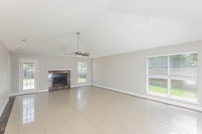 2,005/Mo, 9105 Cranwell Ct Fort Worth, TX 76134 Living Room View