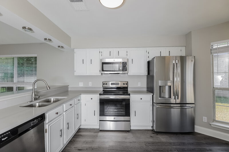 2,005/Mo, 9105 Cranwell Ct Fort Worth, TX 76134 Kitchen View 3