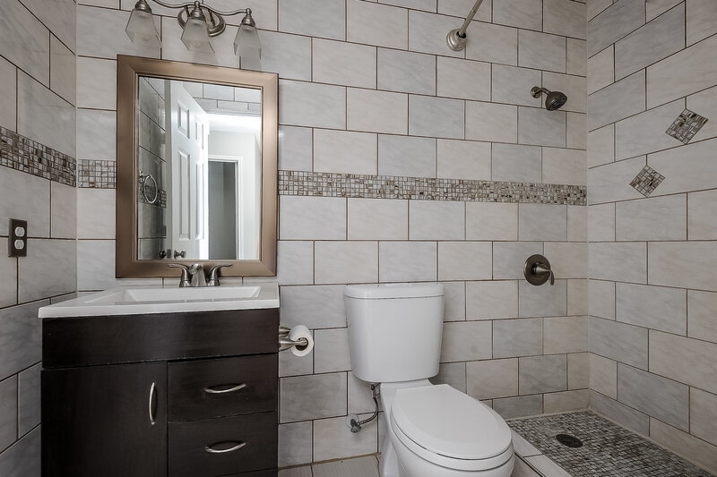 2,005/Mo, 9105 Cranwell Ct Fort Worth, TX 76134 Bathroom View 2