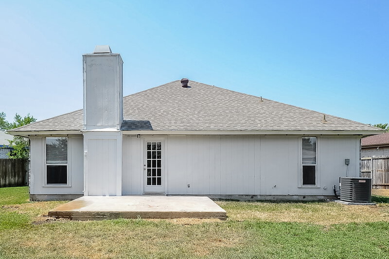 2,005/Mo, 9105 Cranwell Ct Fort Worth, TX 76134 Rear View