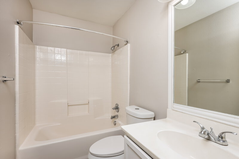 1,920/Mo, 8808 Wayne St Cross Roads, TX 76227 Bathroom View