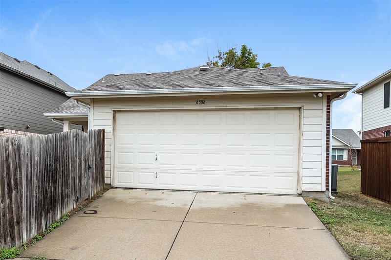 1,920/Mo, 8808 Wayne St Cross Roads, TX 76227 Garage View