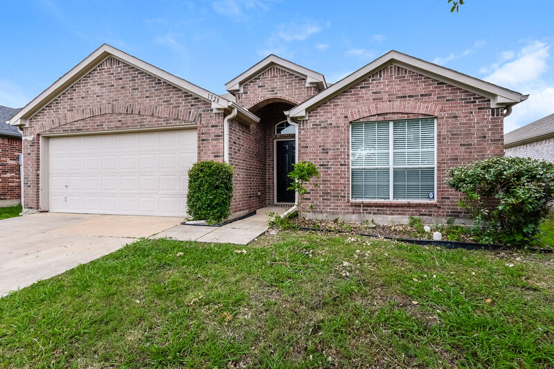 1,930/Mo, 1328 Riviera Dr Princeton, TX 75407 Front View