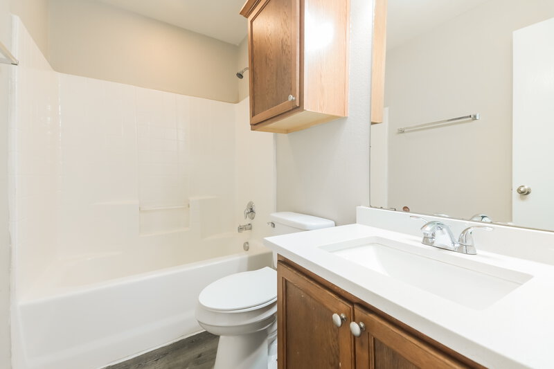 2,055/Mo, 1328 Riviera Dr Princeton, TX 75407 Bathroom View
