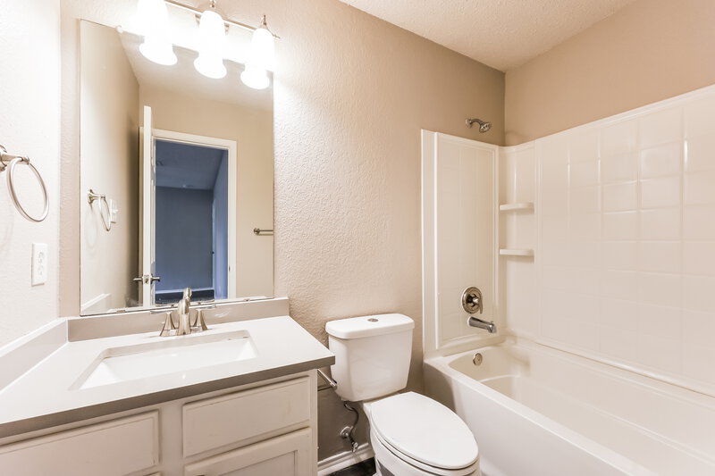 2,285/Mo, 10012 Chapel Rock Drive Fort Worth, TX 76116 Main Bathroom View