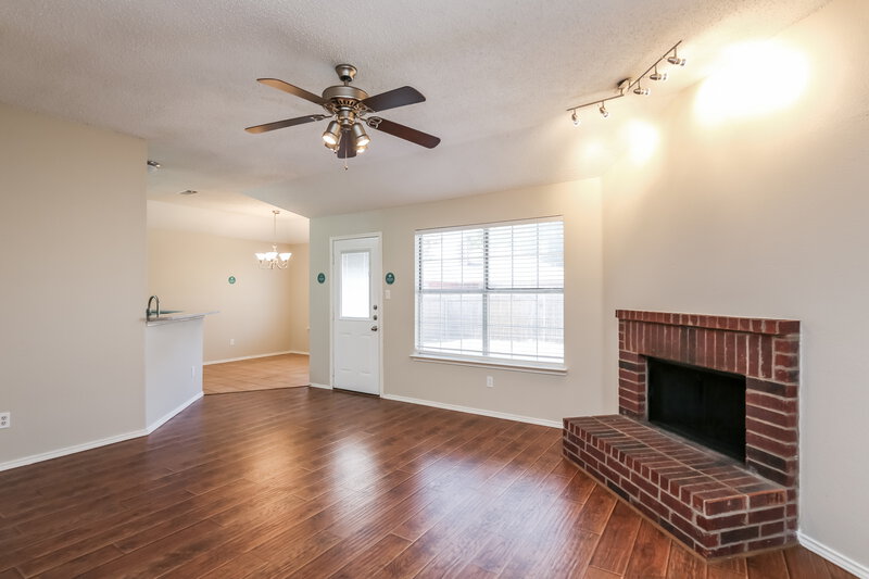 2,070/Mo, 1513 Becky Lane Lancaster, TX 75134 Living Room View