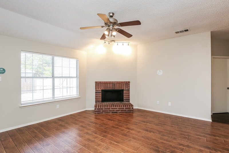 2,070/Mo, 1513 Becky Lane Lancaster, TX 75134 Living Room View 2