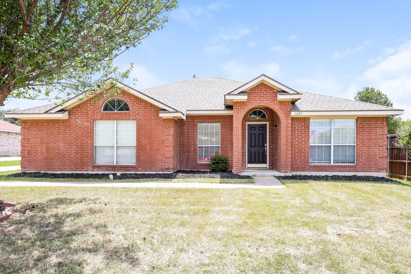 2,480/Mo, 1209 Mockingbird Ln Desoto, TX 75115 External View
