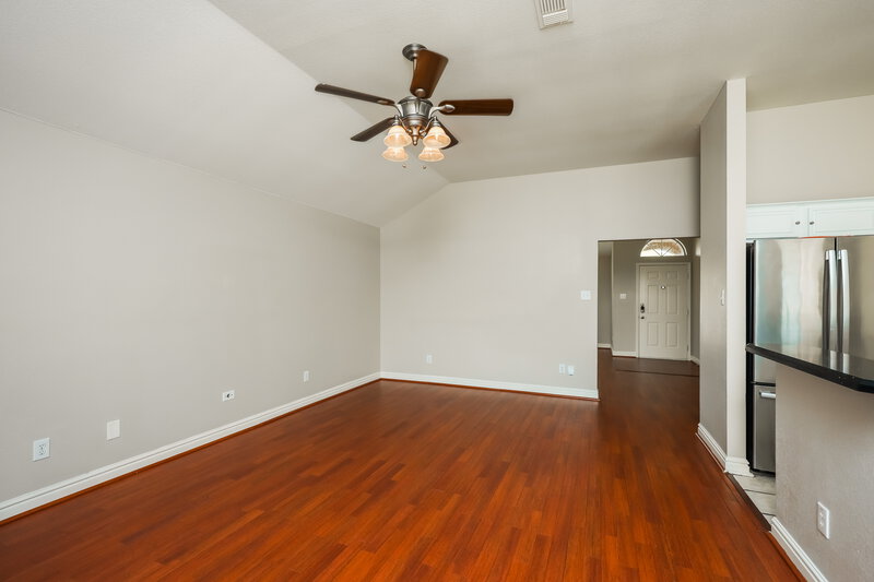 2,480/Mo, 1209 Mockingbird Ln Desoto, TX 75115 Living Room View