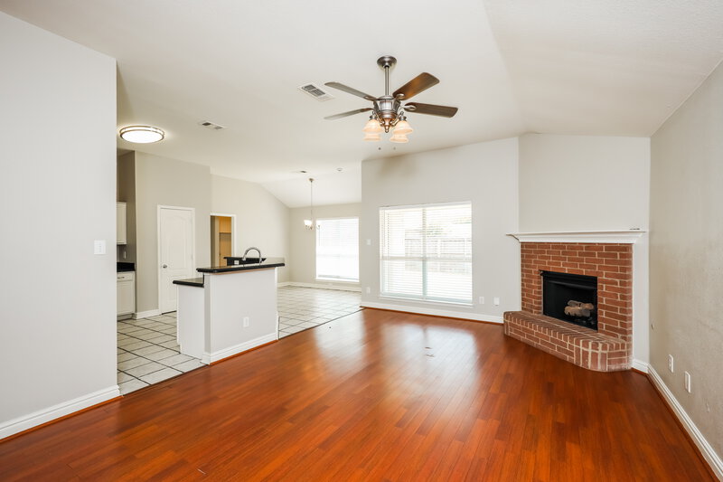 2,480/Mo, 1209 Mockingbird Ln Desoto, TX 75115 Living Room View 2