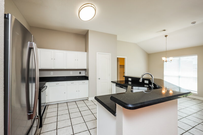 2,480/Mo, 1209 Mockingbird Ln Desoto, TX 75115 Kitchen View