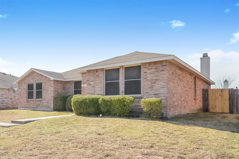 2,280/Mo, 3041 Paint Brush Place Lancaster, TX 75134 Front View