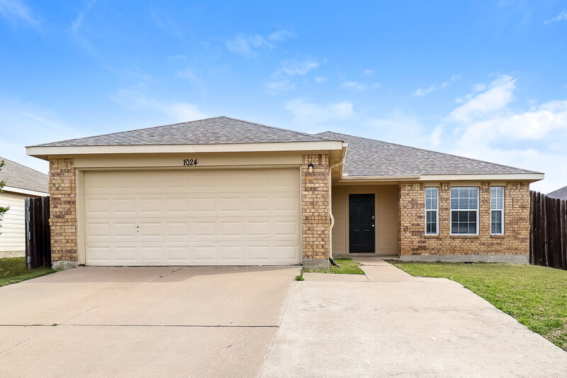 0/Mo, 1024 Stockton Drive Burleson, TX 76028 External View