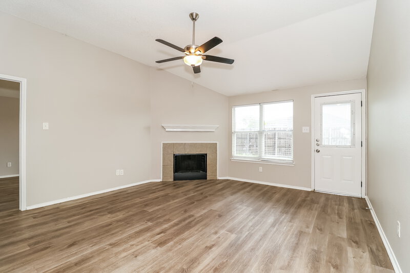 0/Mo, 1024 Stockton Drive Burleson, TX 76028 Living Room View