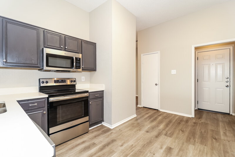 0/Mo, 1024 Stockton Drive Burleson, TX 76028 Kitchen View 2