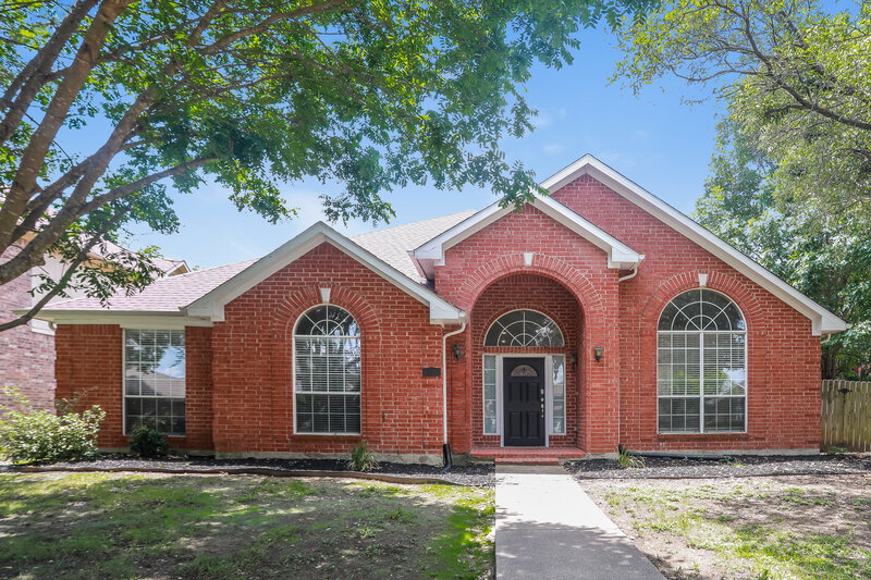 2,605/Mo, 1510 Lost Creek Dr DeSoto, TX 75115 External View